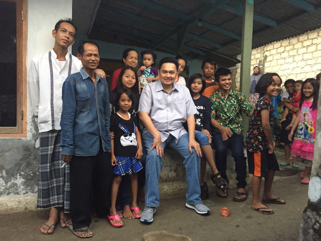 Salam akuindonesia ! #jakartaBMW kegiatan jenguk supir yg isterinya baru melahirkan anak pertama, didesa.