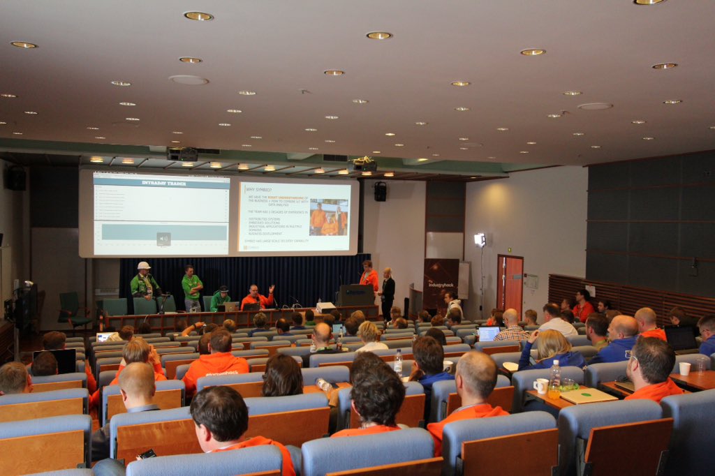 kukkoeer's tweet photo. Impressive presentations #fortumhack https://t.co/sMPHXBx2Nr