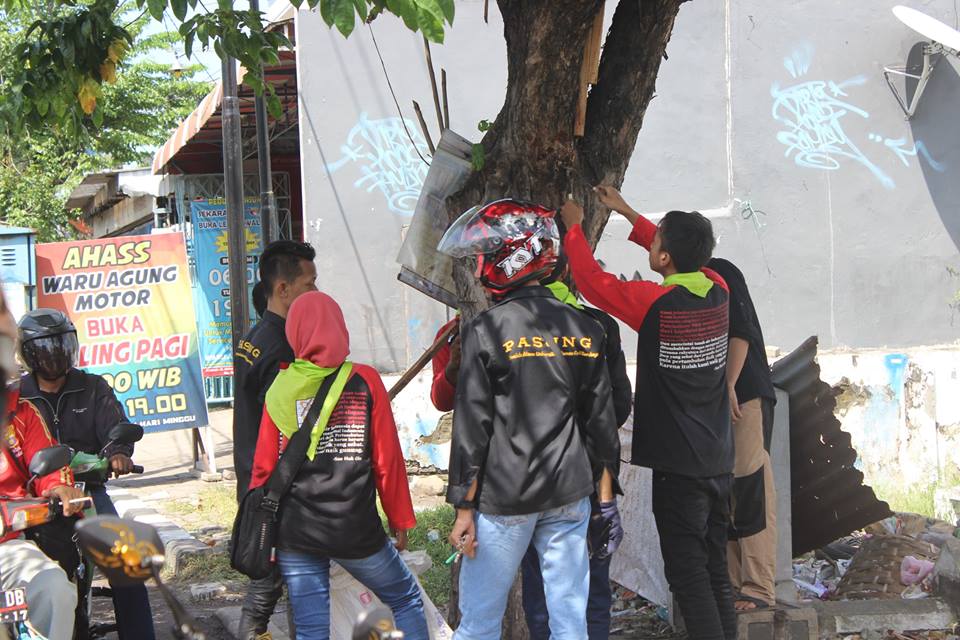 Pelaksanaan cabut paku dalam memperingati DIES PASUNG yang ke 17 tanggal 2 mei 2016 .