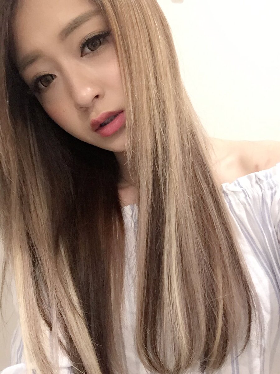 みちょぱ 池田美優 New Hair 今回もl O Gで ハイライトとローライトと シールエクステだけで グラデーションカラー トリートメントもしてさらさら いつもありがとうございます