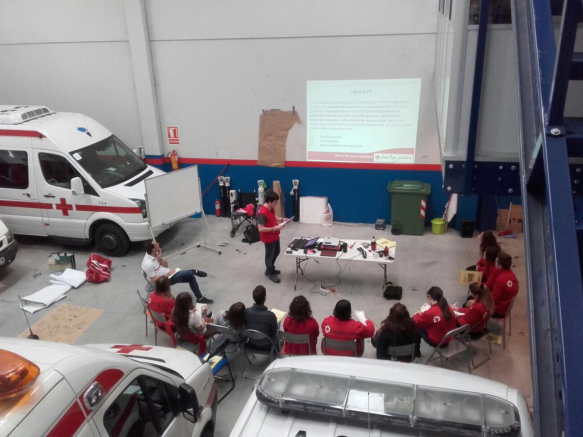 CruzRojaGip's tweet photo. Este finde el equipo #ESIE autonómico ha realizado un encuentro de formación en #Beasain. We ♥ #Voluntariado #CRJ https://t.co/fOtyuQwp2o
