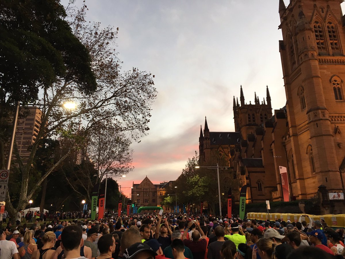 TiaBool's tweet photo. What a glorious way to start the day @smhhalfmarathon #smashingPBs https://t.co/JyJgRObvF4
