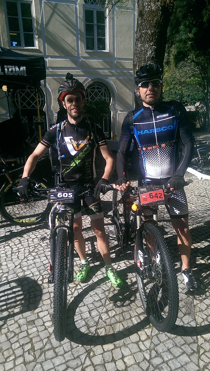 WBeurskens's tweet photo. Nog een dag alles geven! TransPortugal #etappe8 #zon #univega https://t.co/d1362knbgY