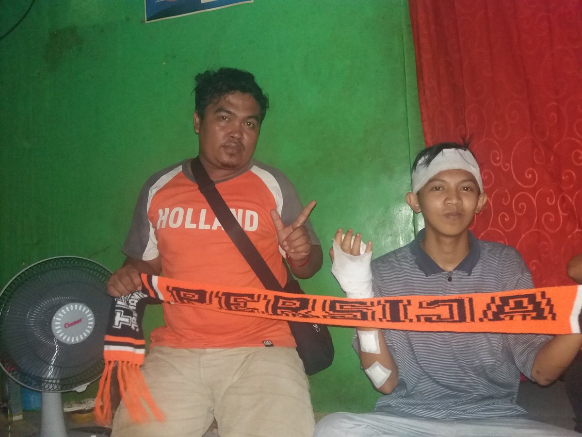 Fanboycrypto0x's tweet photo. Lekas sembuh Rendi anggota @JakCikampek, harus berjumpa lagi di tribun oren saat mendukung Persija #UpdateJO https://t.co/0VFBGSQVOP