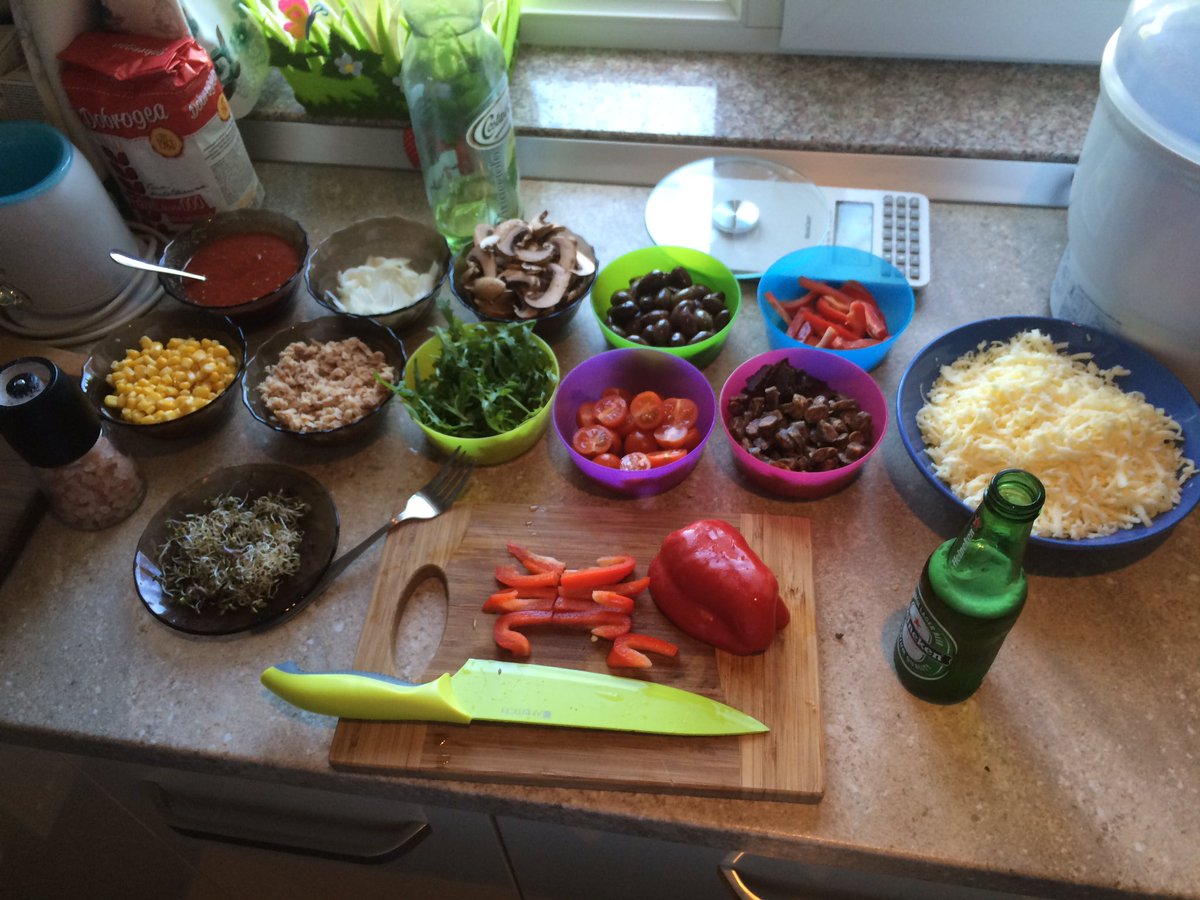 treetopgame's tweet photo. Getting my #marsterchef skills on. #pizza #boardgames #fun https://t.co/EiD4XFXH3z