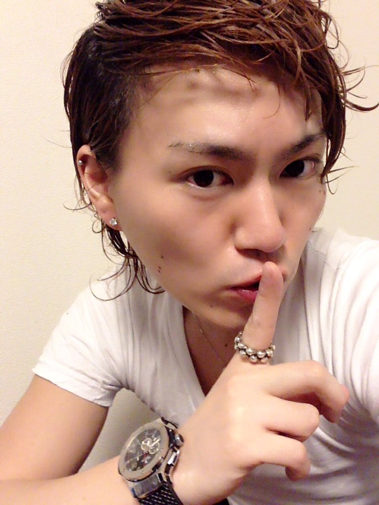 RED_KAGE9's tweet photo. 今日は華威様バーイベやで！！僕にステーキてっぺいを奢ってくれた恩は忘れません。500g。笑 #新宿 #歌舞伎町 #topdandy #ホスト https://t.co/Ebi2lGP0kk