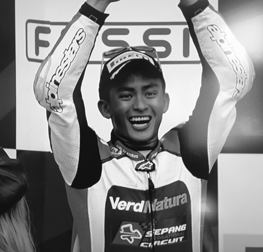 Happiness is a podium at home! #WorldSSP #SepangWorldSBK