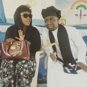 KakakiAfrica's tweet photo. @seyilaw1 On set for new movie #prophetNebu with @uchejombo https://t.co/dqSSpQAweQ. #comedy #comedysite #kakaki https://t.co/PLUYqS0bej