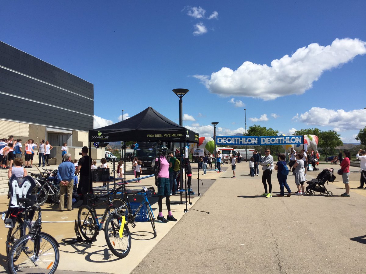 diegomaccono's tweet photo. Celebrando el día de la bici con @DecathlonES @DecathlonHuesca @EbocaVending #vacasEboca #Decabike #ebocamola https://t.co/UgLkQlZV8D