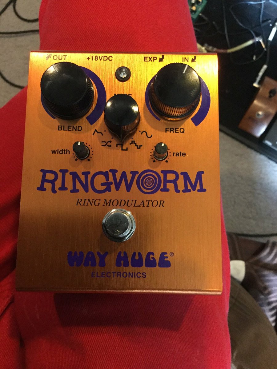 roswelldebacle's tweet image. Look what we got. #ringmodulation #NGD #Indierock#shoegaze #pedals #mathrock #pedalporn
