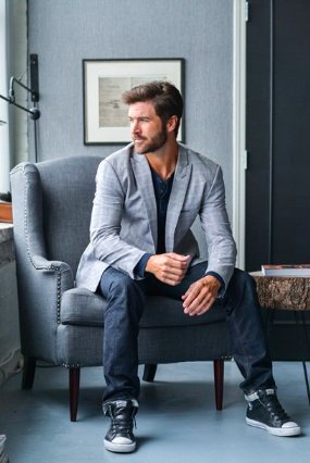 thestlouisanco's tweet photo. This STL-based brand is determined to win you over with both fit + quality: @LCdenim https://t.co/QtCYB9w2dW https://t.co/I9uWMO87gh