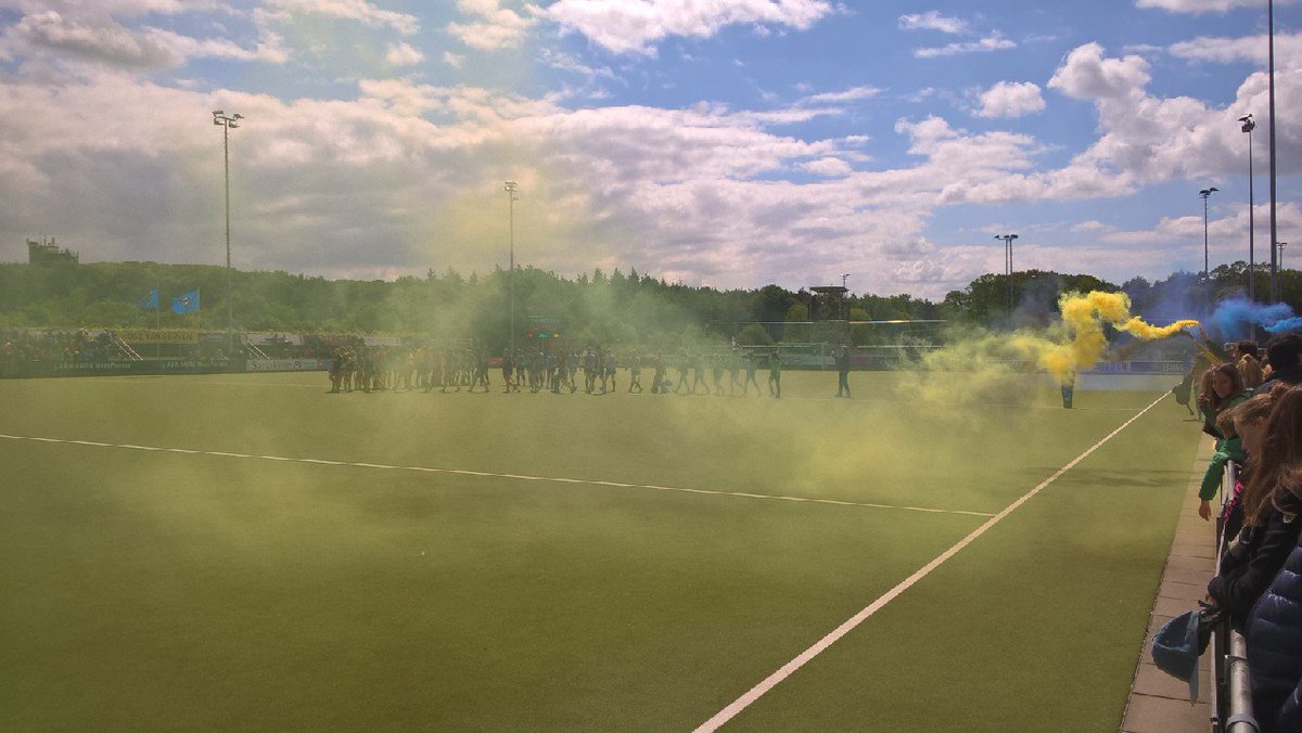 hvvictoria's tweet photo. We gaan zo beginnen. D1 tegen nijmegen D1 https://t.co/0lAxP5jXpG