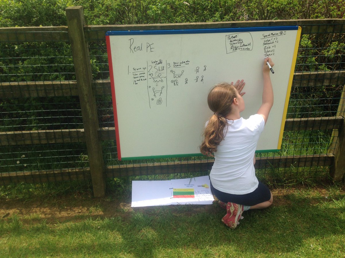 LiamNicell's tweet image. We have amazing year 4 leaders @SDSPrimary using whiteboards to share learning! #Learningmentors #empowered