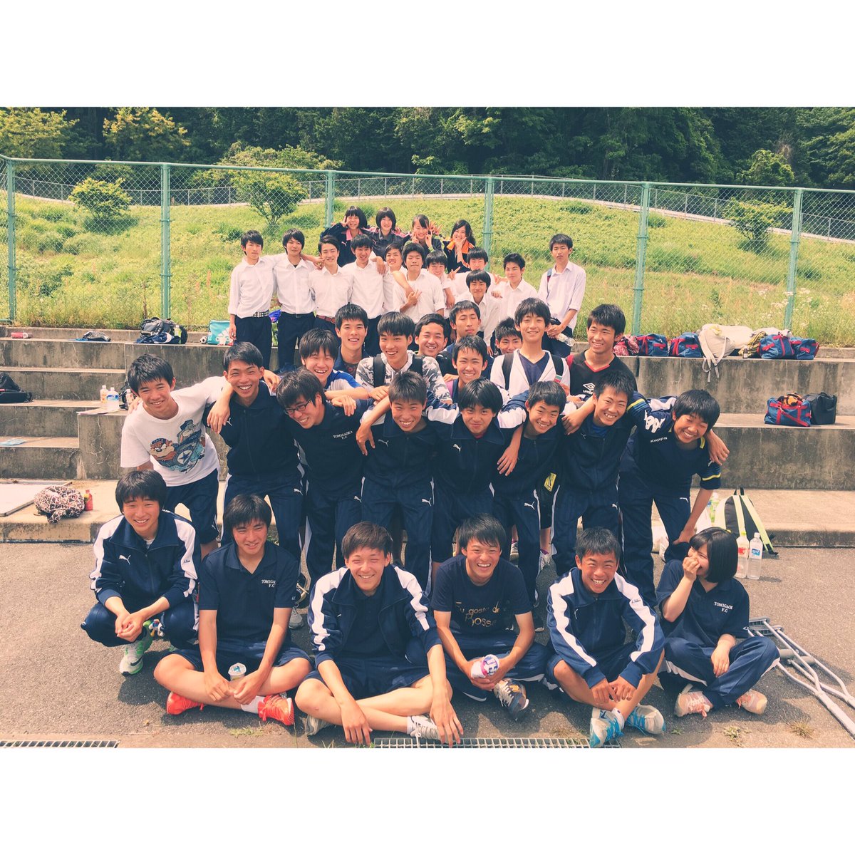 a_sm119's tweet photo. 引退しました。全然実感ないです。色々あったけど選手のために頑張ってこれて、一緒にいれて、めちゃくちゃ楽しかった幸せでした。サッカーしてるみんなは本当にかっこよかった大好き！！みんなありがとう！！！ https://t.co/uzKYb2Ep0X