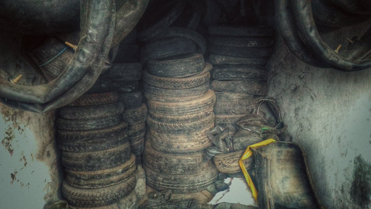 ParthaProtimD11's tweet photo. When the tyre gets punctured all of sudden then you fell like this is the worst day i ever mate .  😒 https://t.co/vU8gwRSyzC
