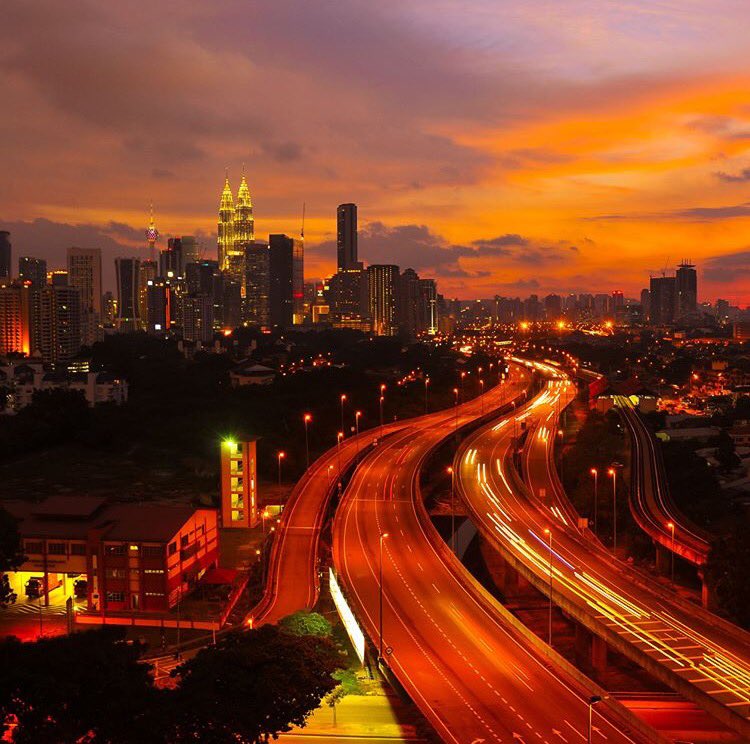 AirAsiaGoID's tweet image. Siap-siap besok akan ada penawaran super hemat u/ kamu. Jangan ketinggalan, hanya 2 hari, Travelers!
So, stay tuned