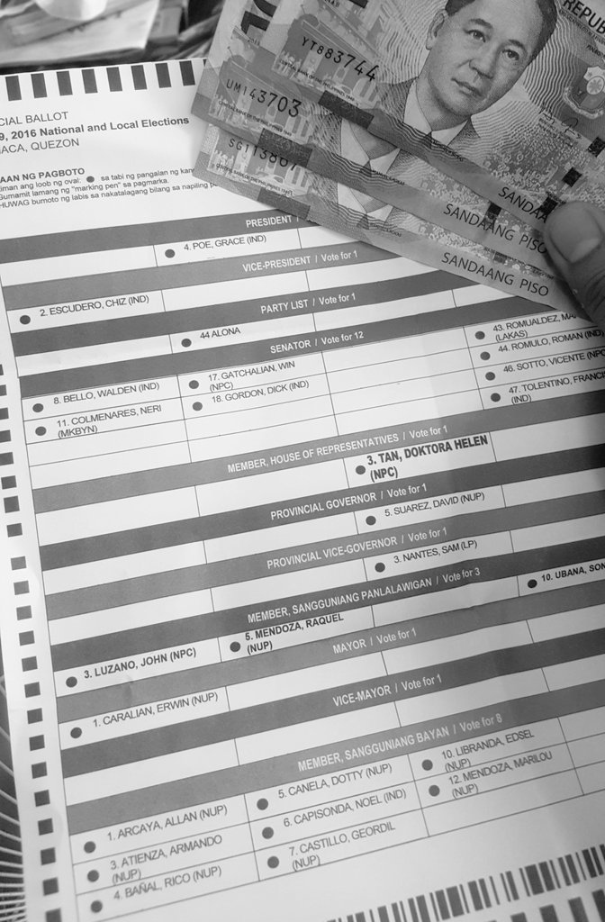 dyet_rkeza's tweet photo. #iAMAlert2016 question!
sa halagang 300 pesos...ipagbebenta mo ba ang boto mo? Ibinahagi ito sa mga brgy. https://t.co/tS0yoDoVtZ