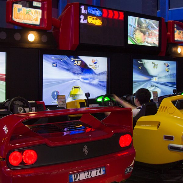 Rev your #RacingSkills, & drive into glory with #Outrun #SEGAChallengers. Who will be the winner at the finish line?