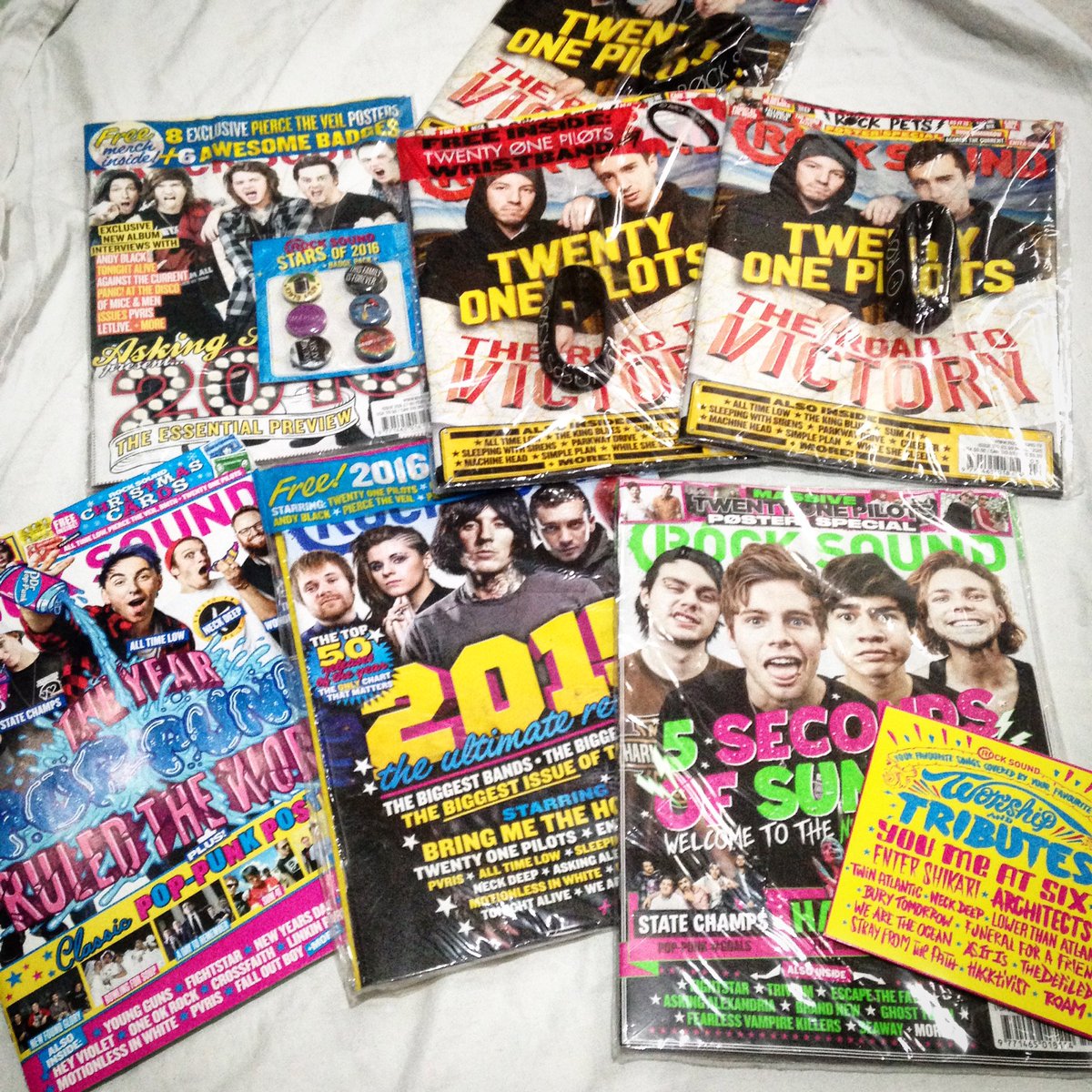 thetedellis's tweet photo. Rocksound magazine orders has arrived! Let me know if you need these #rocksoundmagazine #rocksoundph https://t.co/qjDw0v2Vur