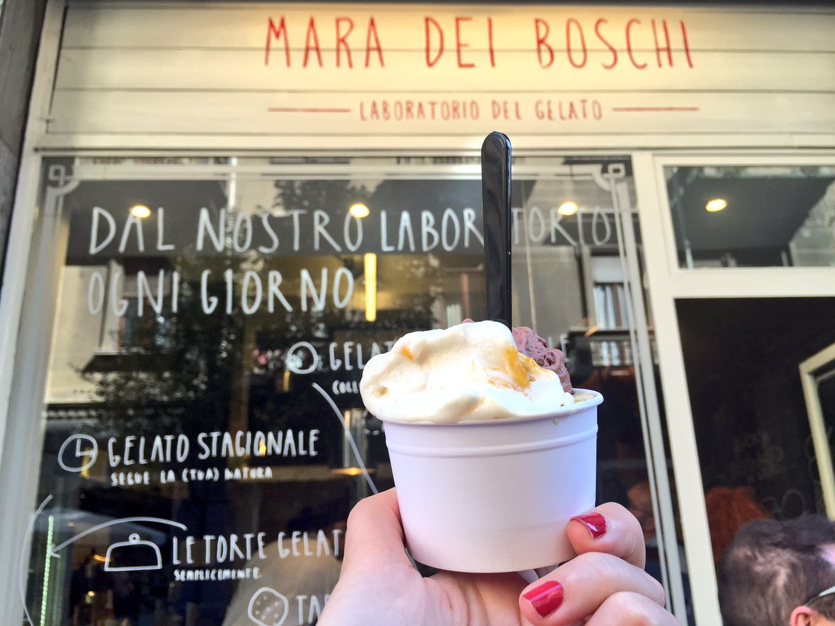 sybelle's tweet photo. [Pausa!] Scusate ma il gelato al pistacchio di @MaradeiBoschi che meraviglia è? E il gianduia? E mandorla/albicocca? https://t.co/1rYeFtkCF3