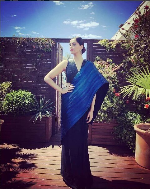 ETCBollywood's tweet image. Gorgeous @sonamakapoor at the #Cannes2016. RT for this beautiful diva.