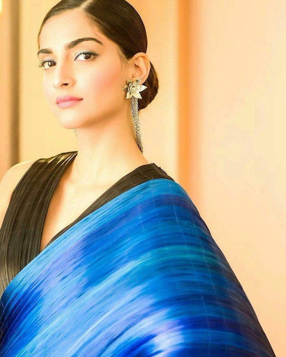 ETCBollywood's tweet image. Gorgeous @sonamakapoor at the #Cannes2016. RT for this beautiful diva.