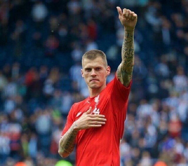 Dual2020's tweet image. Martin Skrtel waves an emotional goodbye to away fans