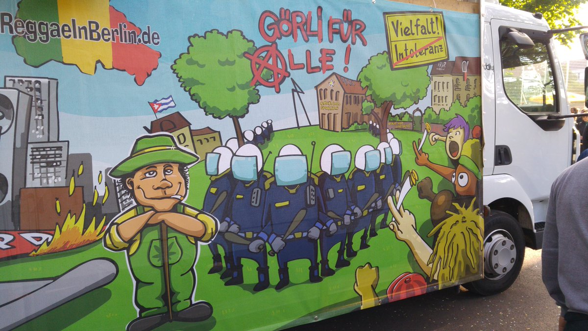 flecks's tweet photo. #Reggae @ #KarnevalDerKulturen
#GneissenauStr #BaerwaldStr
#KdK2016 [19:18] https://t.co/ui9beWSpuc