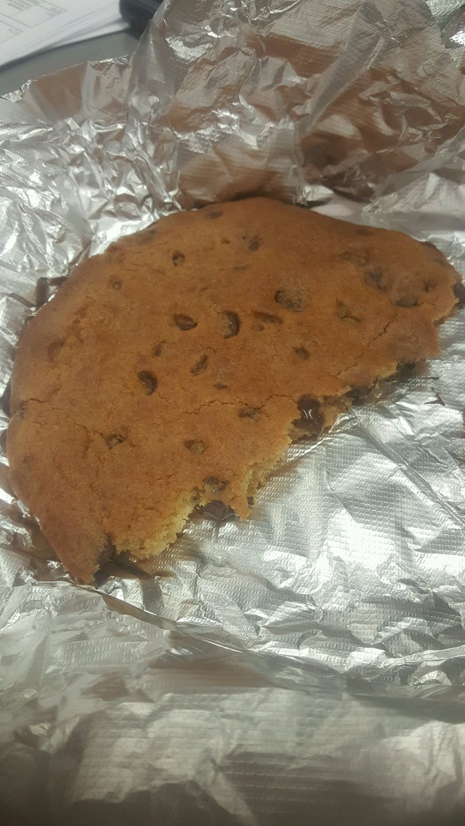 JackieMassengal's tweet photo. National Chocolate Chip Cookie Day!!! BG style thank you D.P. Dough in BG. #MWMAY2016 https://t.co/P1a257uKXr