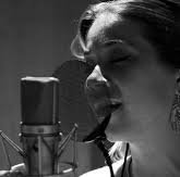 iZotopeInc's tweet image. Using two gentle compressors in series, one after the other, can yield a smoother result than one. #vocaltip