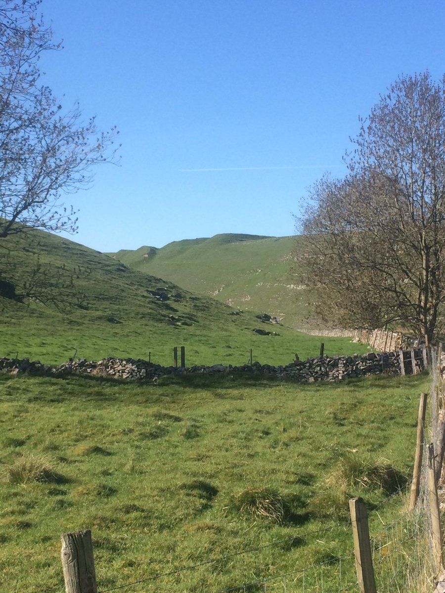 kenclemens's tweet photo. Through Earl Sterndale &amp; then home #evestroll https://t.co/3bJObQ7LZC