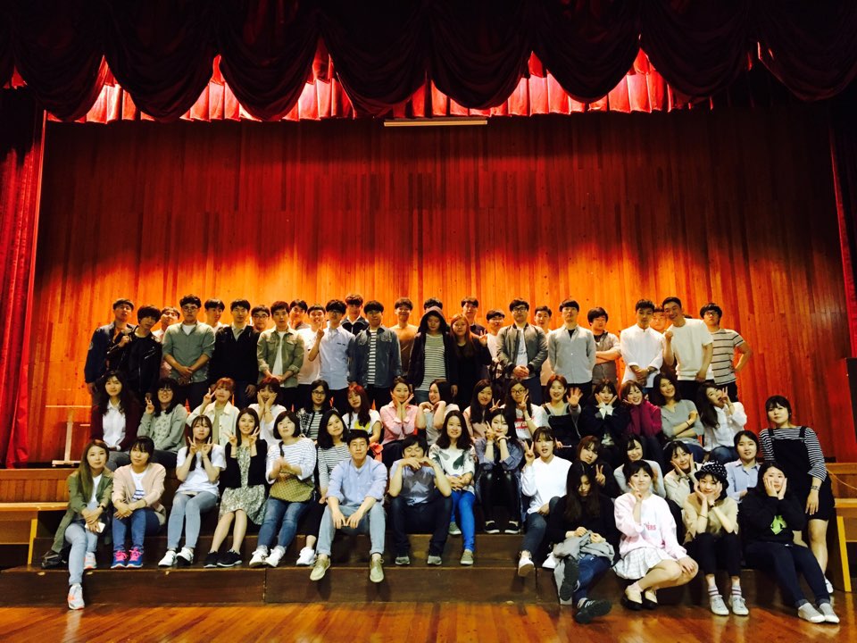 너무 즐겁고 재미있는 야외예배 날씨가 흐려지만  모두다같이 즐겁고 재미게 게임을 했다 
#카리스 #청년부 #양산초 #네크레이션 #야외예배 #주일 #온누리교회 #게임 #단체사진 #공동체 #예배 #피곤 #양산