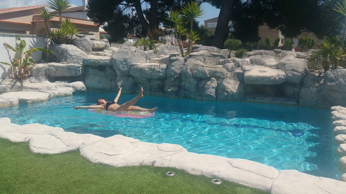 EstelaTopDance's tweet photo. summer starts! https://t.co/4QNpV3s68L
