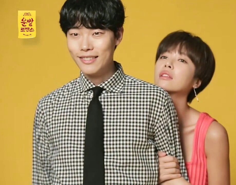 TheDramaKorea's tweet photo. Ryu Jun Yeol &amp; Hwang Jung Eum saat pemotretan poster drama MBC "Lucky Romance". https://t.co/BmxR1OywKd
