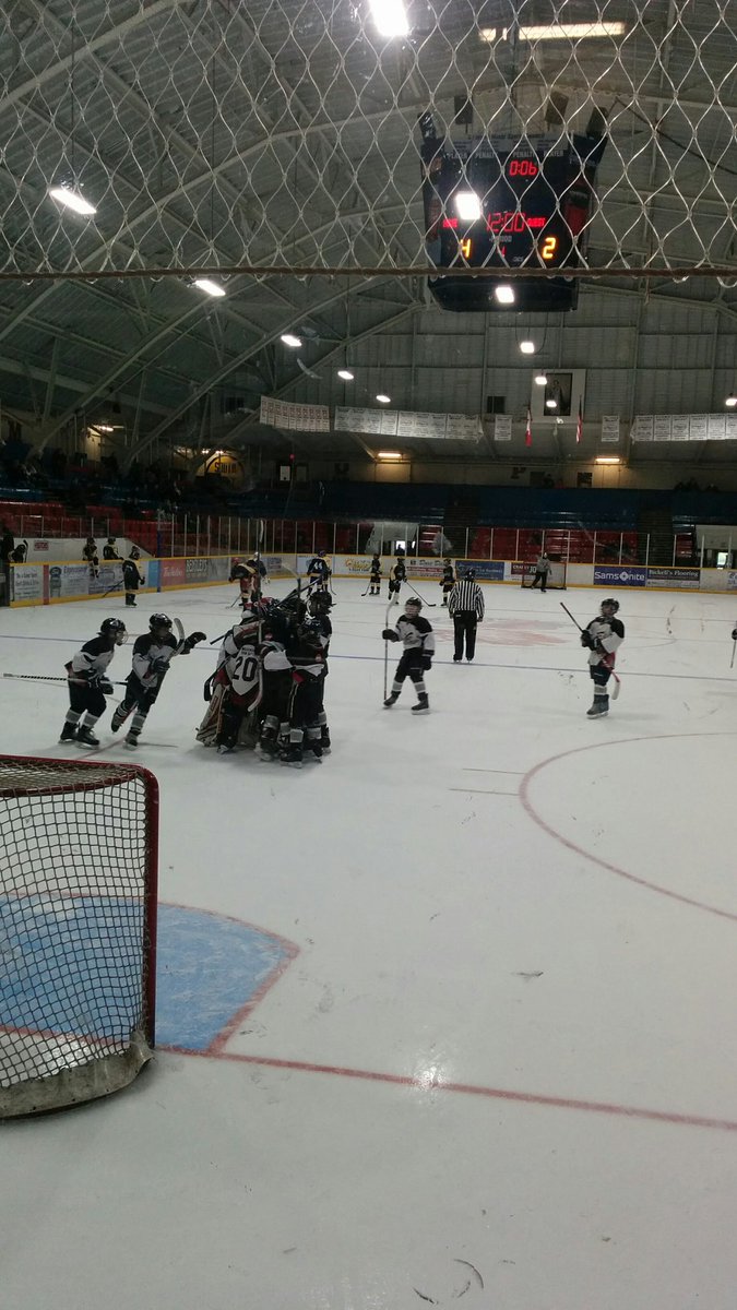 bray_doug's tweet photo. AAA hockey tournament. Colin got his team to the finals in Stratford. Bring home the GOLD https://t.co/h6FW7LL4fA