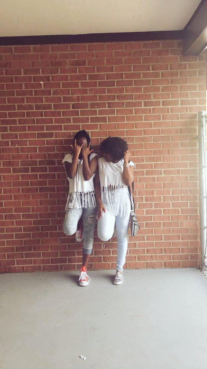 Shepoetic__'s tweet image. Me and sis💉💉💯🤘🏾❤️ @Mina_beaniaa