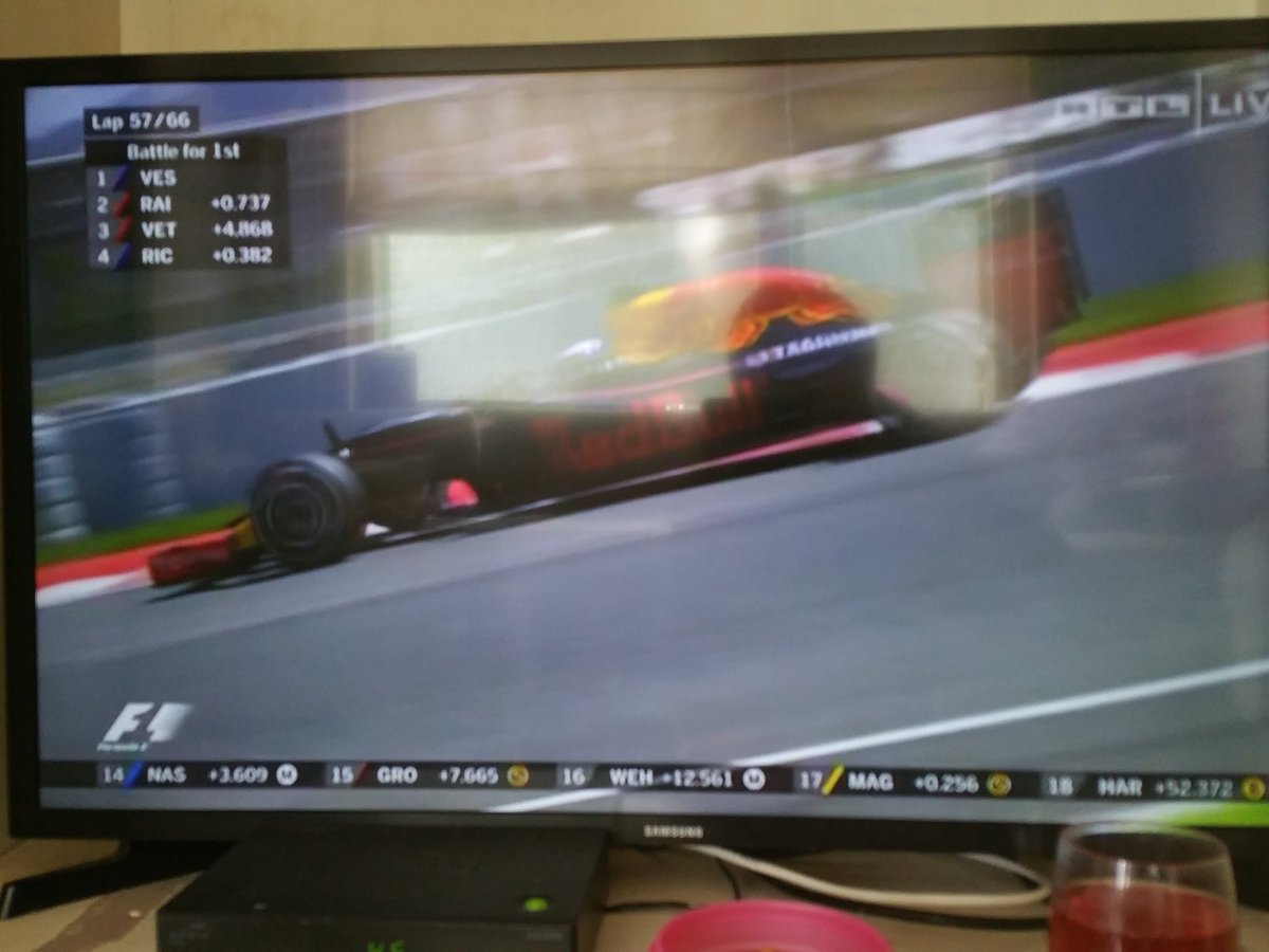Ben maar bij de tv gaan zitten... spanning#GoMax