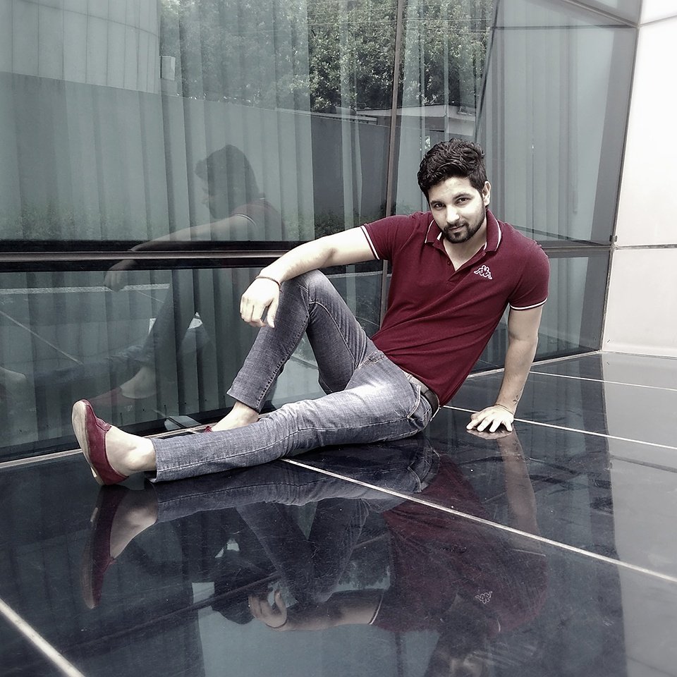 uptoharryking's tweet image. #younoless #plot10 #kappabranding #harrysinghking