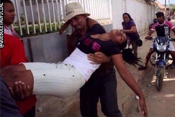Hether_Alex's tweet photo. Yo Cuando Le Entrege El Bolettin A Mi Mama ....
Ahre #CANT_STOP_THE_FEELING https://t.co/E0hLFNEsZo