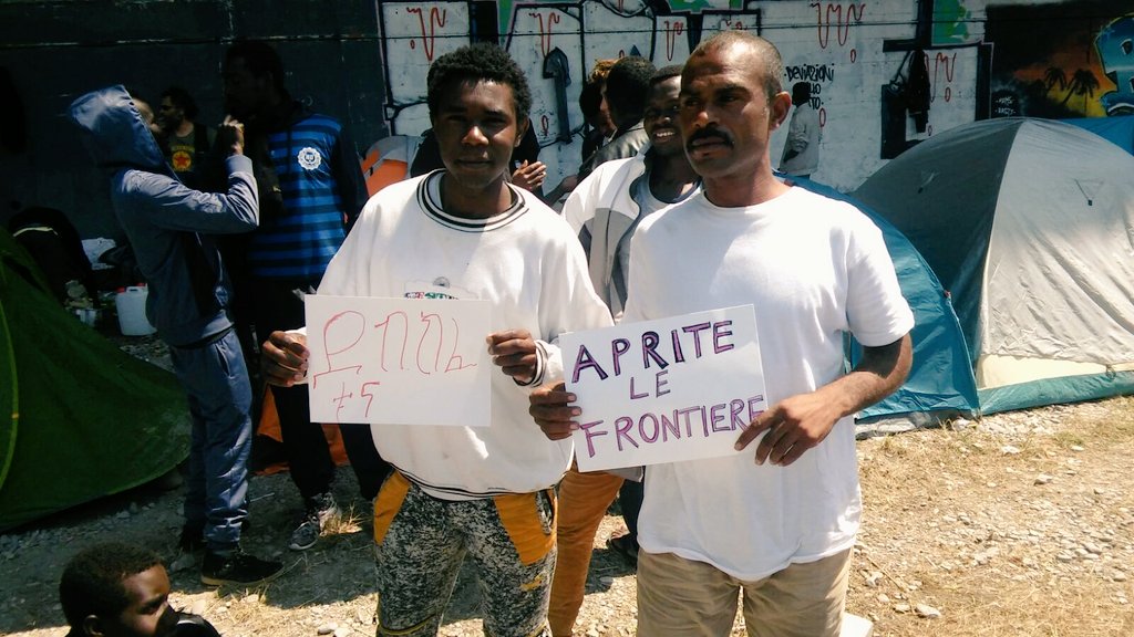 DinamoPress's tweet photo. #Ventimiglia, 15M #WorldDebout against borders and tortures @NoBorder20miles https://t.co/fo86ROxw8s