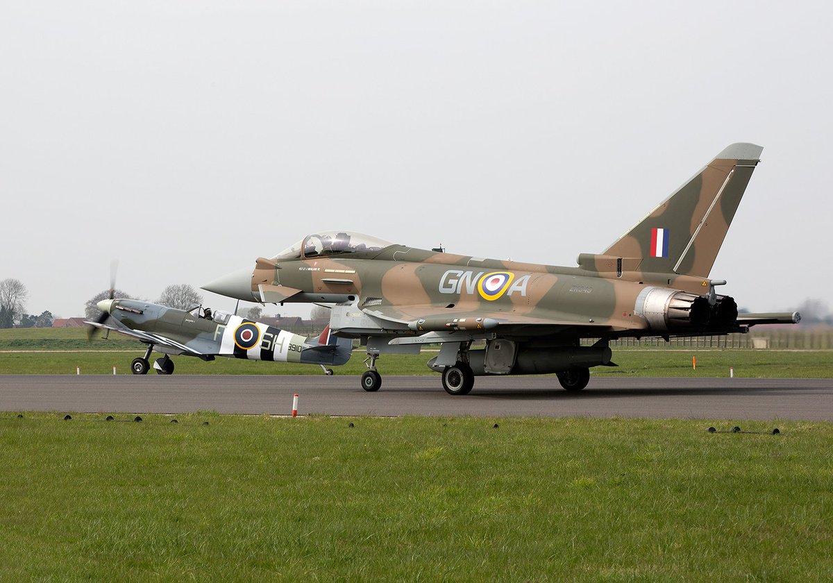 RoyalAirForce's tweet photo. Go behind-the-scenes with @RAFBBMF tonight in Britain’s Ultimate Pilots: Inside the RAF - 7pm @BBCTwo #InsideRAF https://t.co/cKutSQnBl3