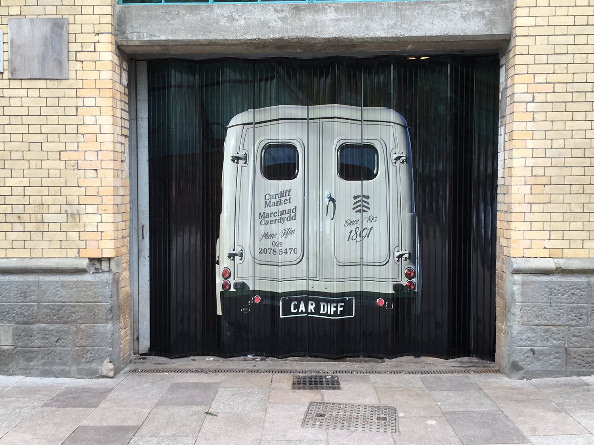 GenesisWales's tweet image. A van just drove into Cardiff Market