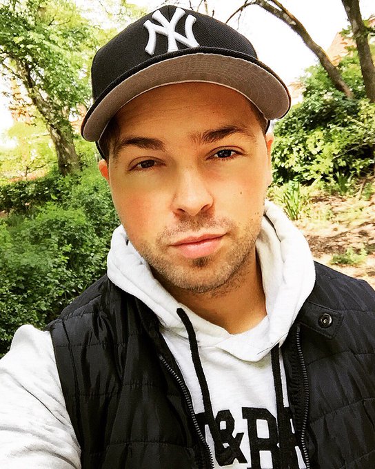 Selfie time #selfie #landscape https://t.co/UGWFFVQg5u<a href="/tag/selfie"class="tags">#selfie</a><a href="/tag/landscape"class="tags">#landscape</a>