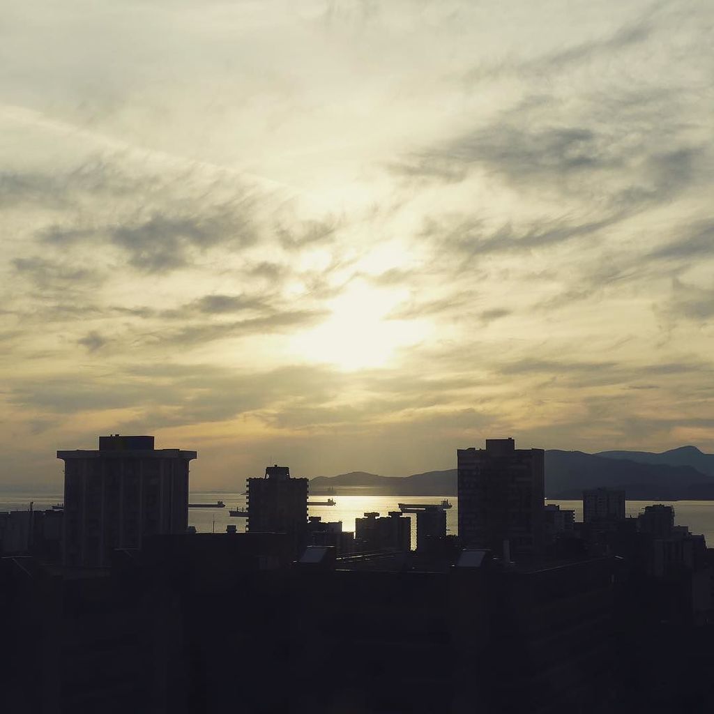 TravelNSO's tweet photo. Sunset from the 23rd floor #sheratonwallcentre #vancouver #springinbc https://t.co/FTbpxgRcUm https://t.co/fk4tiTsr0L