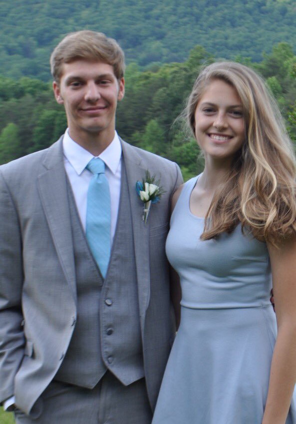 KellieCochran42's tweet photo. #schsprom https://t.co/OdHdRVGbOz