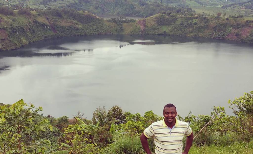 myUganda256_'s tweet photo. #Craterlake #myuganda256 Lovely Crater later in Rugazi, Western Uganda. #beautiful by @bguilbert https://t.co/8e9L36AfGk