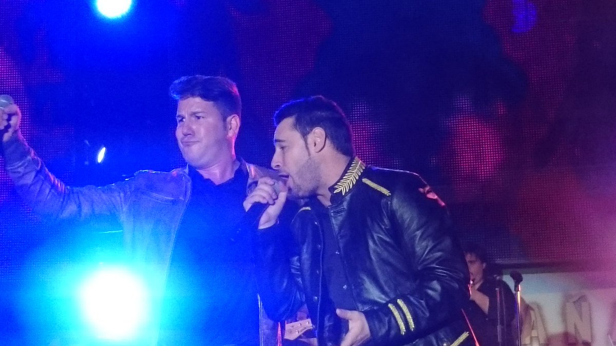 desi_msb's tweet photo. @_AndyyLucas_ anoche en Los Barrios (Cádiz), un concierto increíble 😊 https://t.co/0TTPhg8hSg