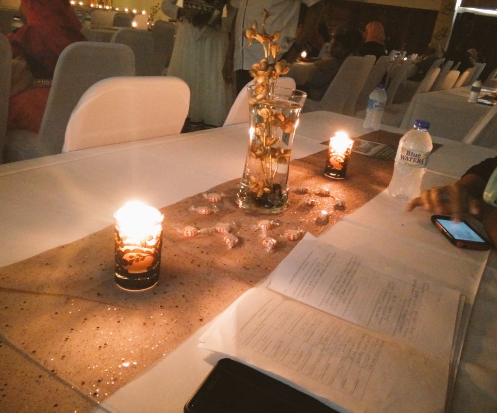 TurionDolby's tweet photo. #MHIS dinner was great! Last minute studying #CAPEbio 🕯️🍽 ️🍰 https://t.co/N94msPKYGC