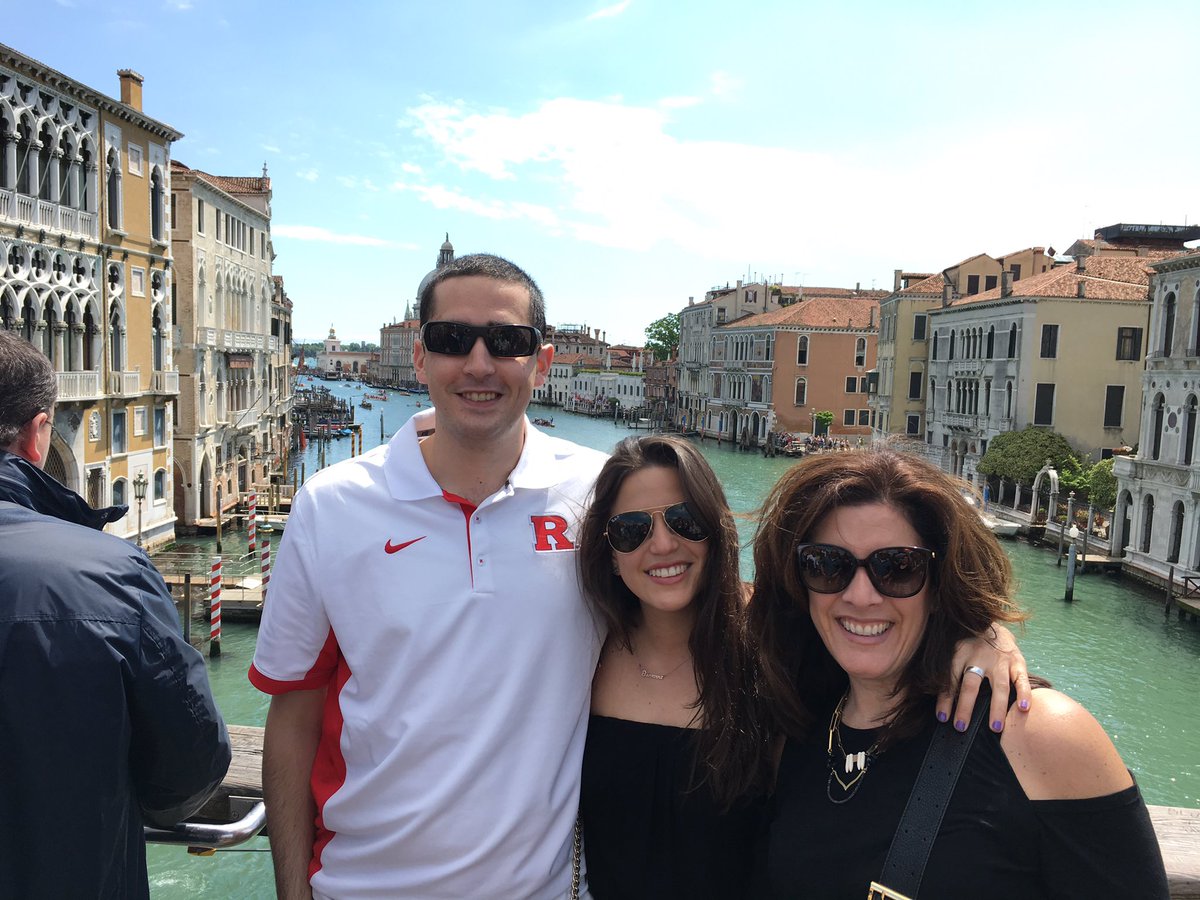 RobertRoselli's tweet image. #BlockR makes an appearance in Venice @RUAthletics #showYourR