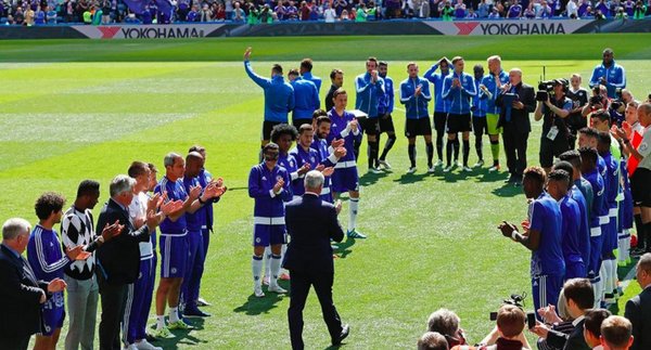 piersmorgan's tweet photo. 'You'll never win the Premier League, comrade.' 
#ranieri #abramovich https://t.co/KrCt4vBoh7